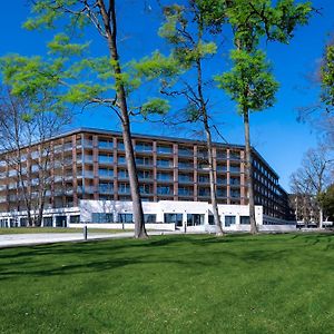 Buff Medical Resort